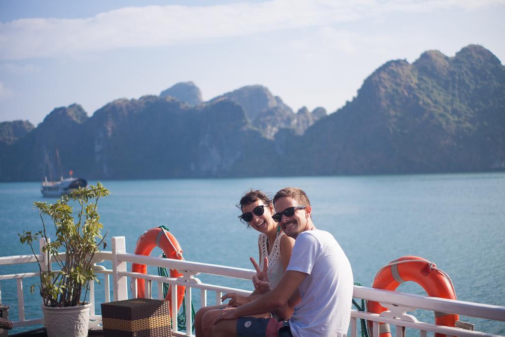 Hotel Golden Star Cruise Nan Giang Exterior foto